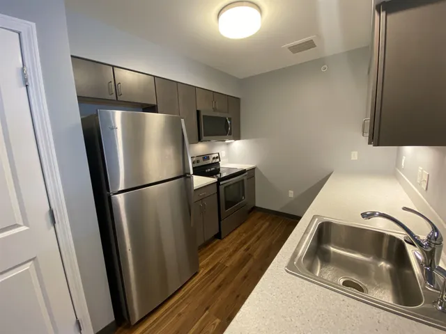 $2,495 | 10 East Ridge Drive, Unit 208, Milford, NH 03055