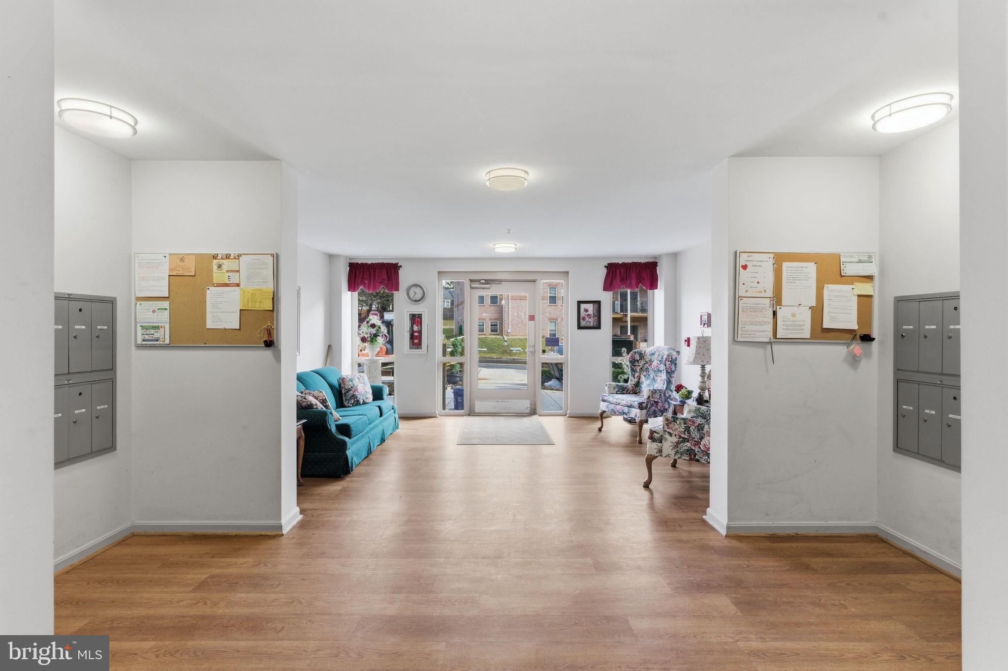 3901 Darleigh Road, Unit 3G Baltimore, MD 21236 - Photo 3 of 41 a view of a living room