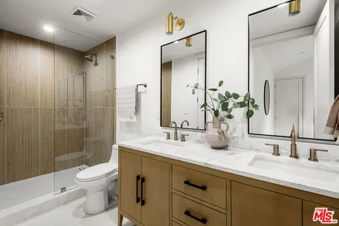 $2,400,000 | 11840 Juniette Street, Culver City, CA 90230