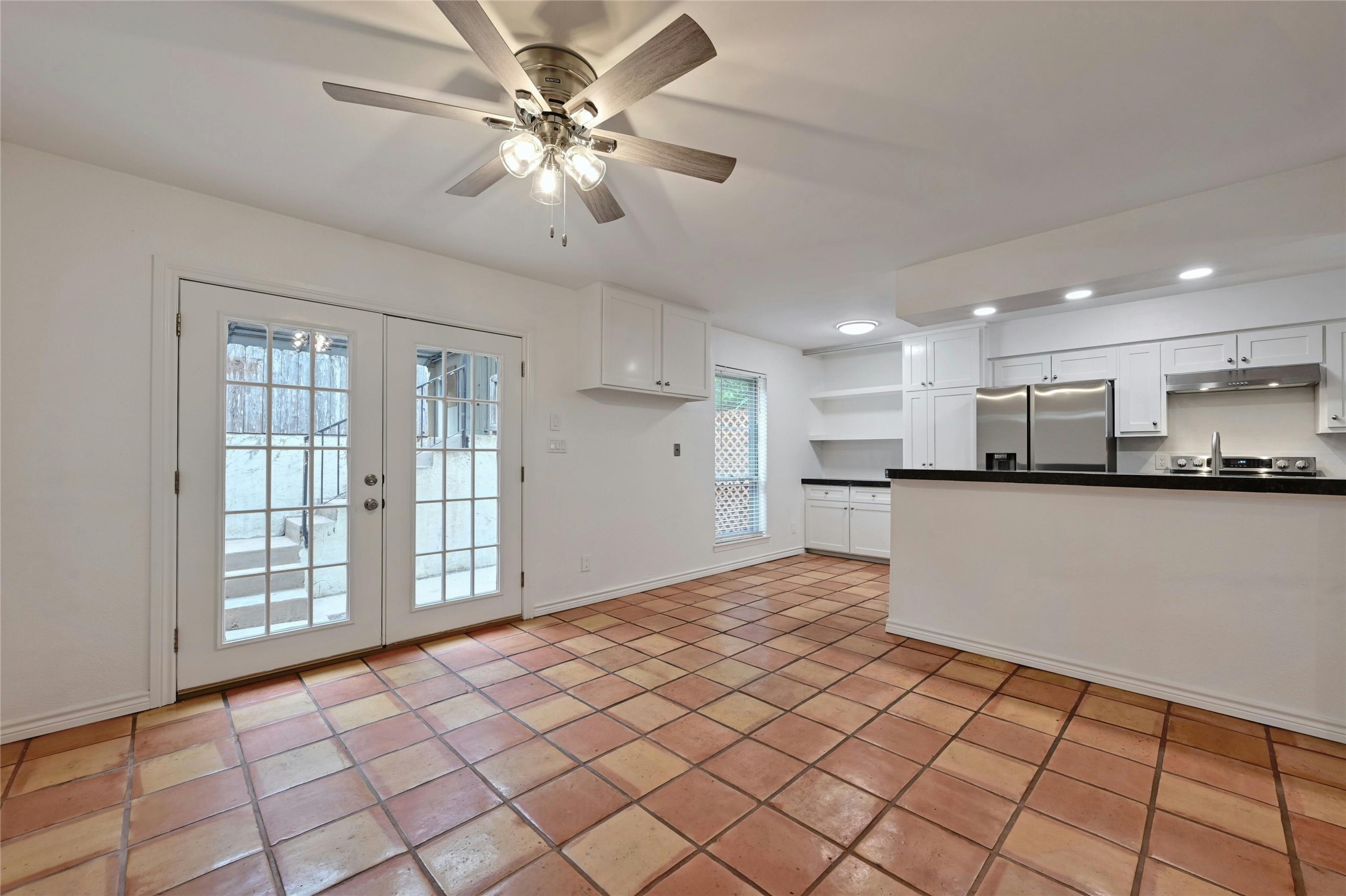 6637 Valleyside Road Austin, TX 78731 - Photo 8 of 27