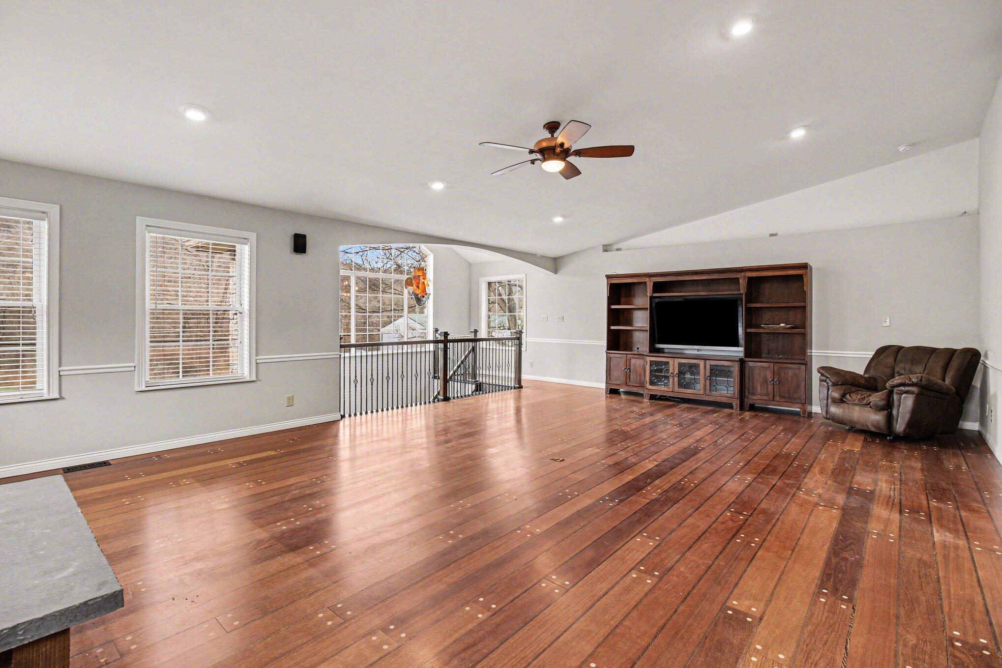 659 Bromley-Crescent Springs Road Fort Mitchell, KY 41017 - Photo 20 of 42 Gallery Image 20