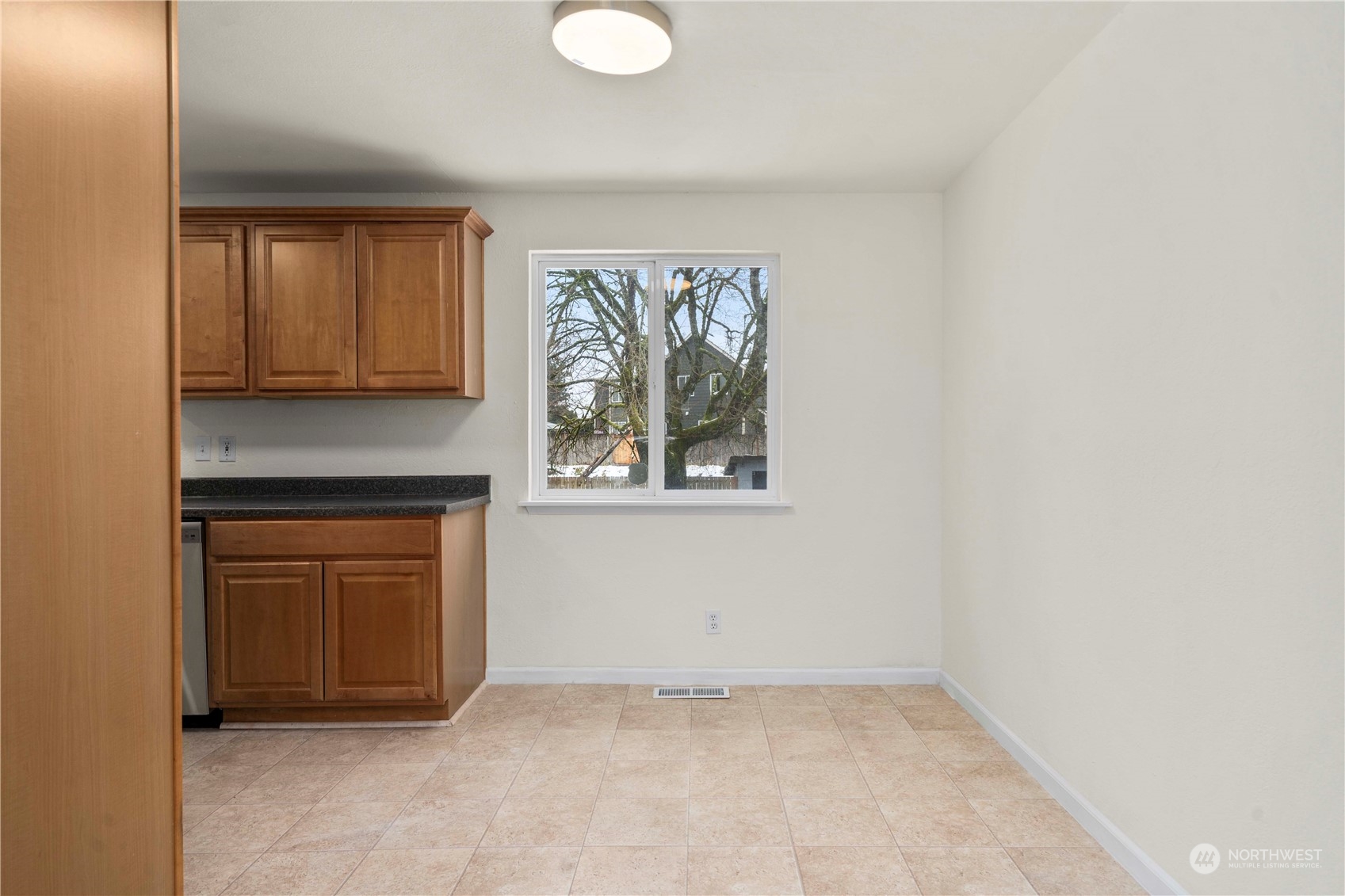12635 155th Avenue Southeast Renton, WA 98059 - Photo 11 of 28 Gallery Image 11