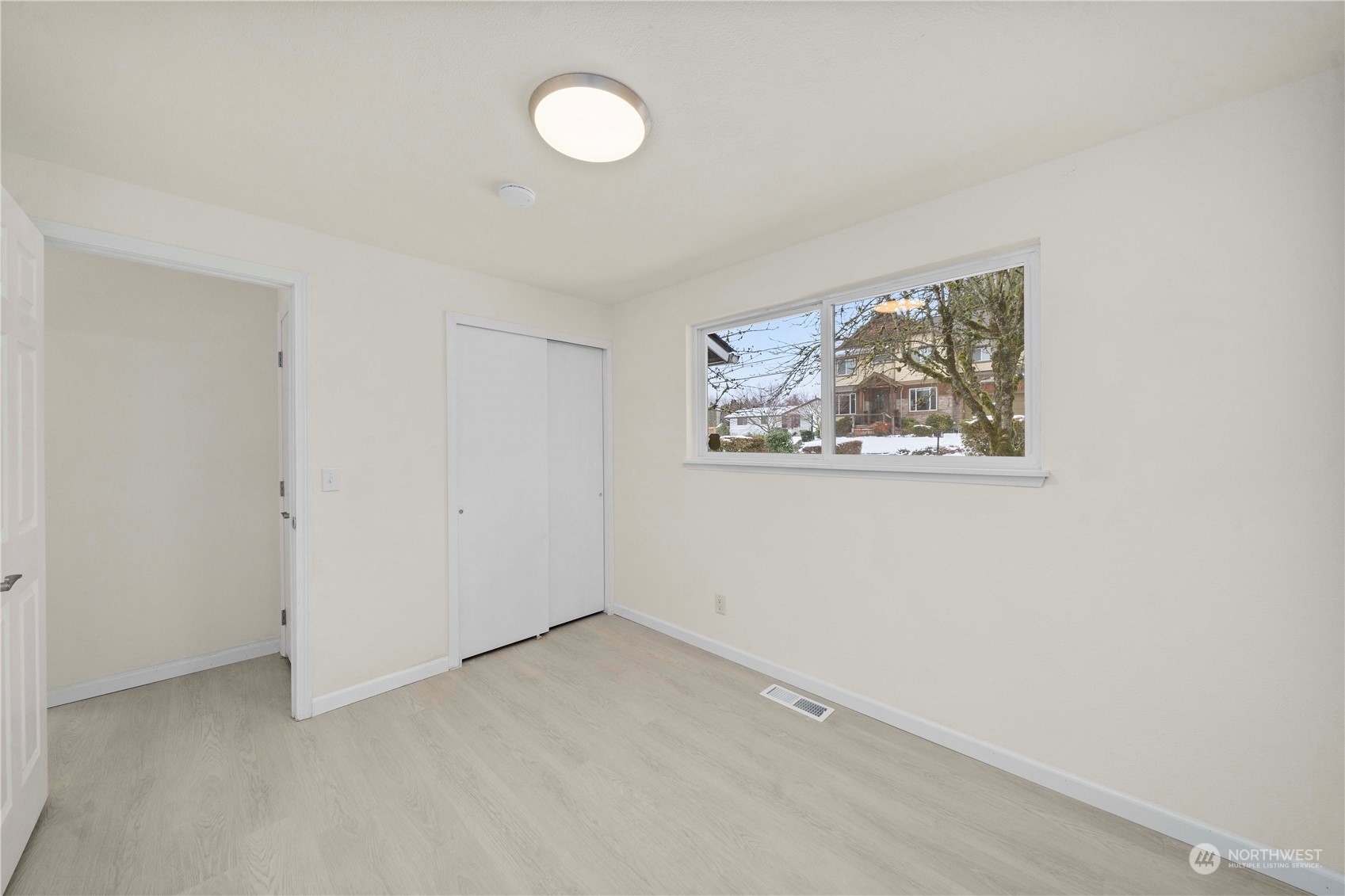 12635 155th Avenue Southeast Renton, WA 98059 - Photo 12 of 28 Gallery Image 12