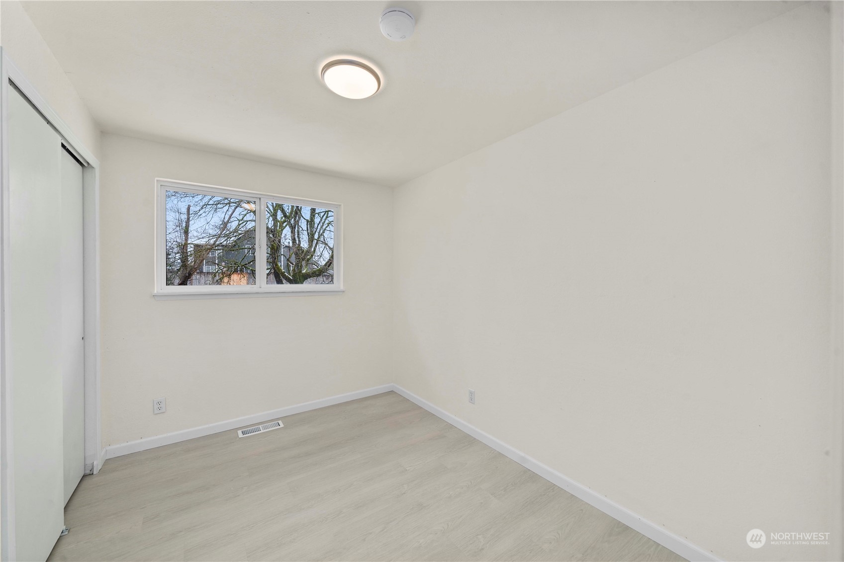 12635 155th Avenue Southeast Renton, WA 98059 - Photo 15 of 28 Gallery Image 15