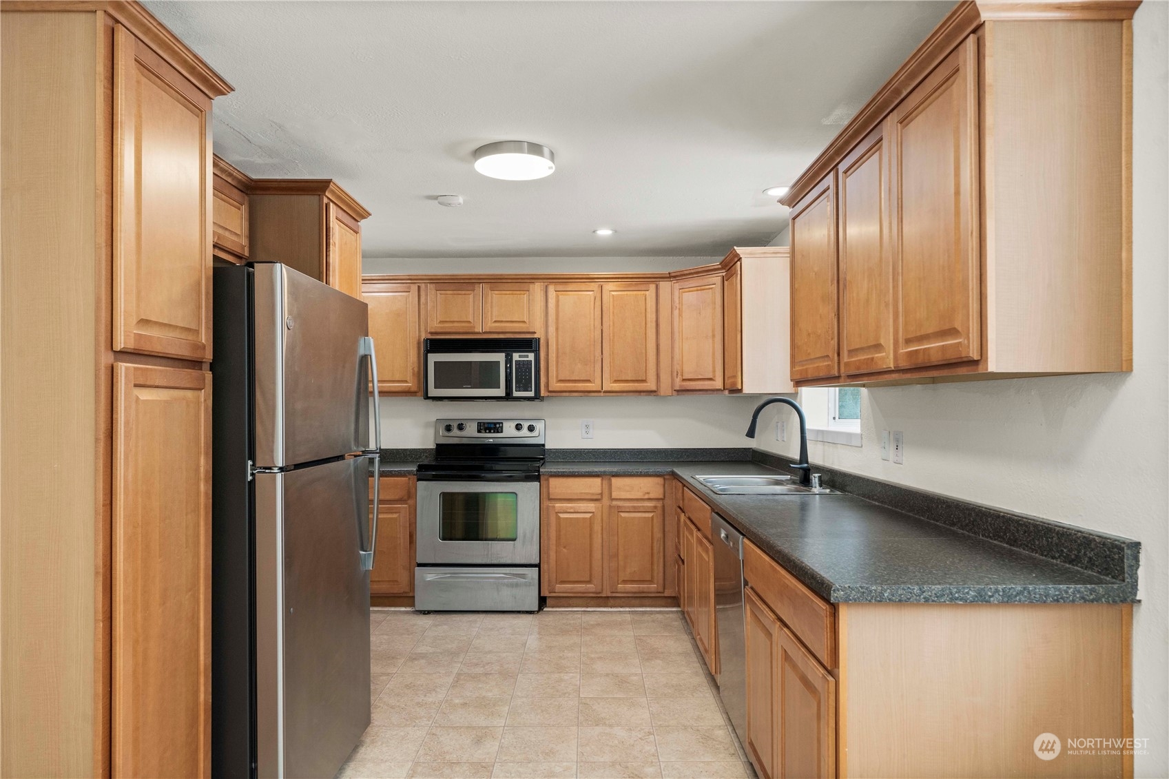 12635 155th Avenue Southeast Renton, WA 98059 - Photo 10 of 28 Gallery Image 10