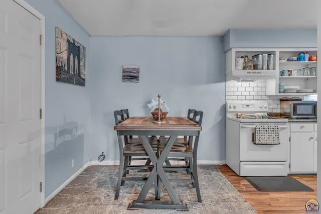 $230,000 | 22502 Sunset Drive, Vassar, KS 66543