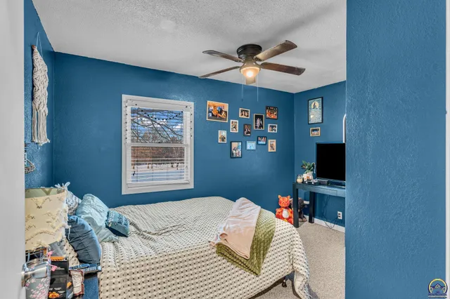 $230,000 | 22502 Sunset Drive, Vassar, KS 66543