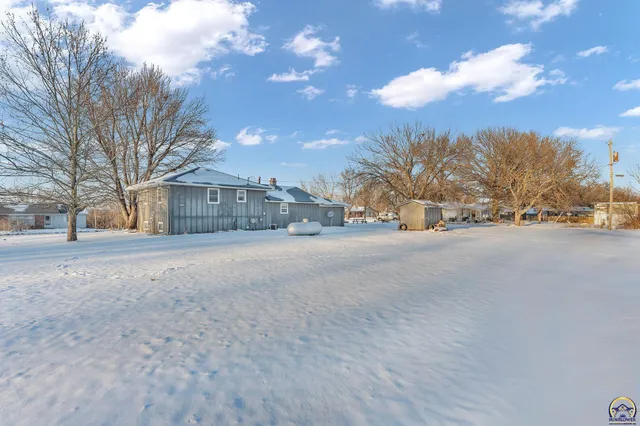 $230,000 | 22502 Sunset Drive, Vassar, KS 66543