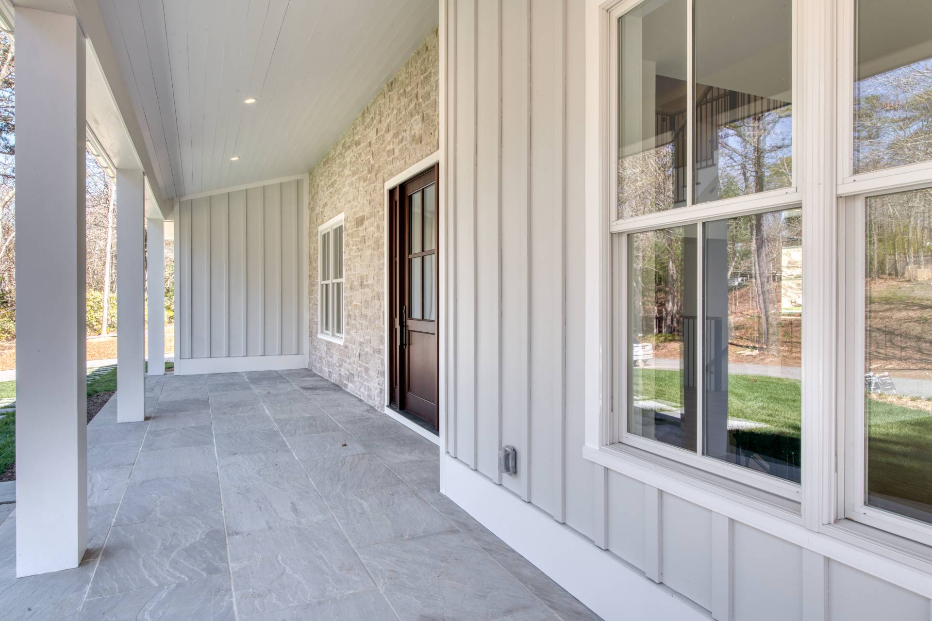 18 Barnes Avenue East Hampton, NY 11937 - Photo 5 of 35 a view of a hallway with windows