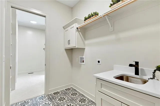 $771,050 | 25047 West 98th Place, Lenexa, KS 66227