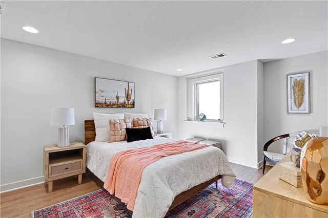 $771,050 | 25047 West 98th Place, Lenexa, KS 66227