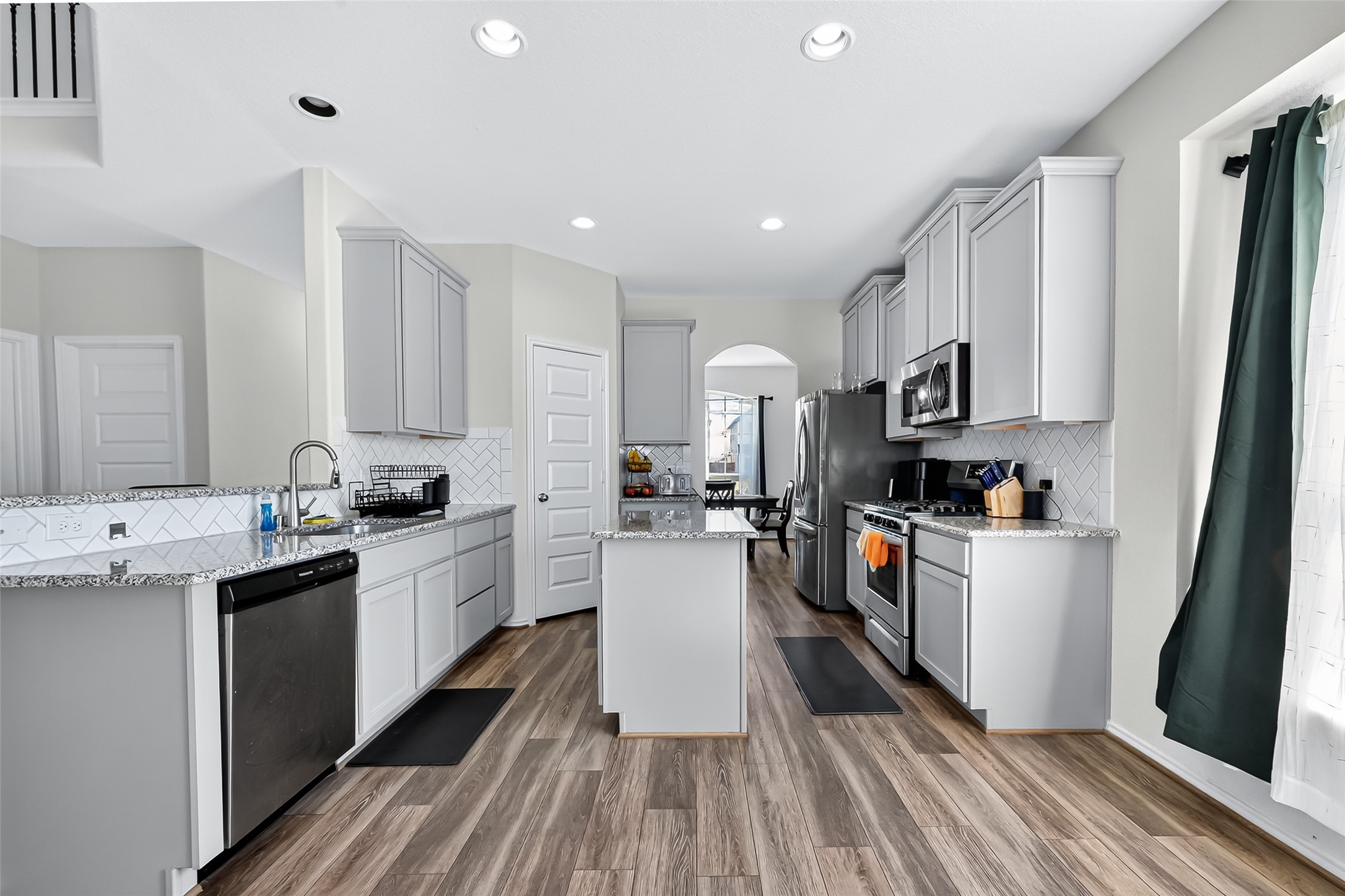 1601 Darwin Cedar Drive Rosharon, TX 77583 - Photo 14 of 44