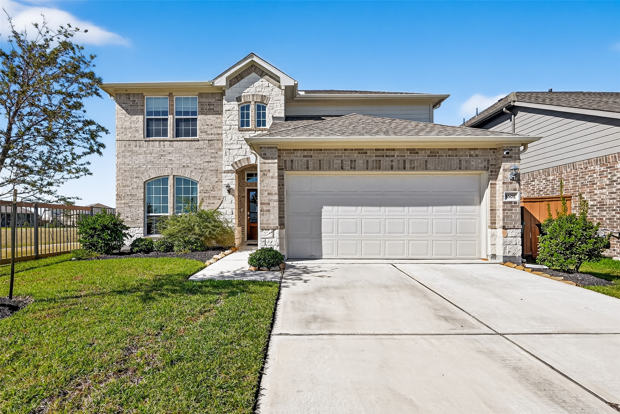 1601 Darwin Cedar Drive Rosharon, TX 77583 - Photo 2 of 44