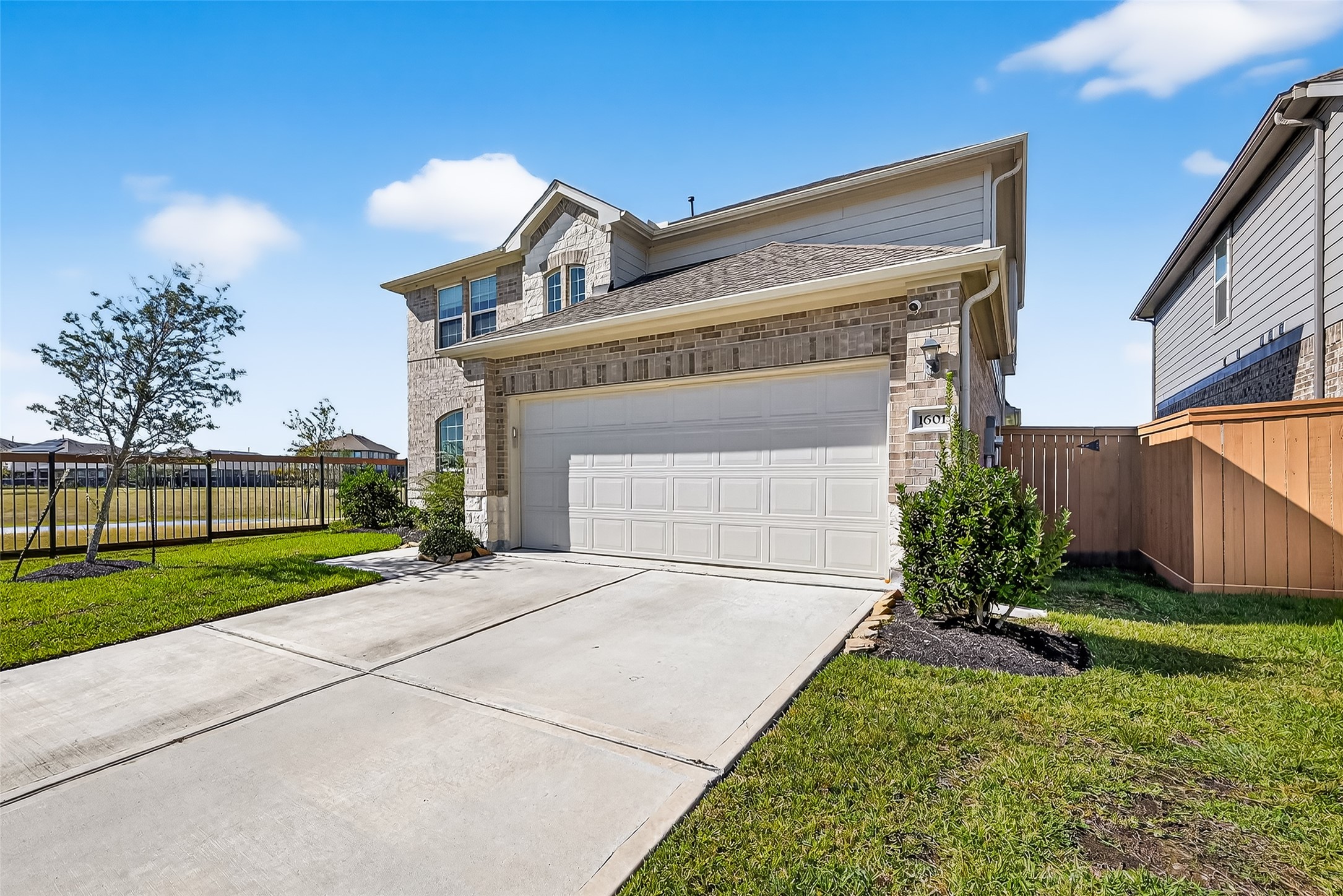 1601 Darwin Cedar Drive Rosharon, TX 77583 - Photo 3 of 44