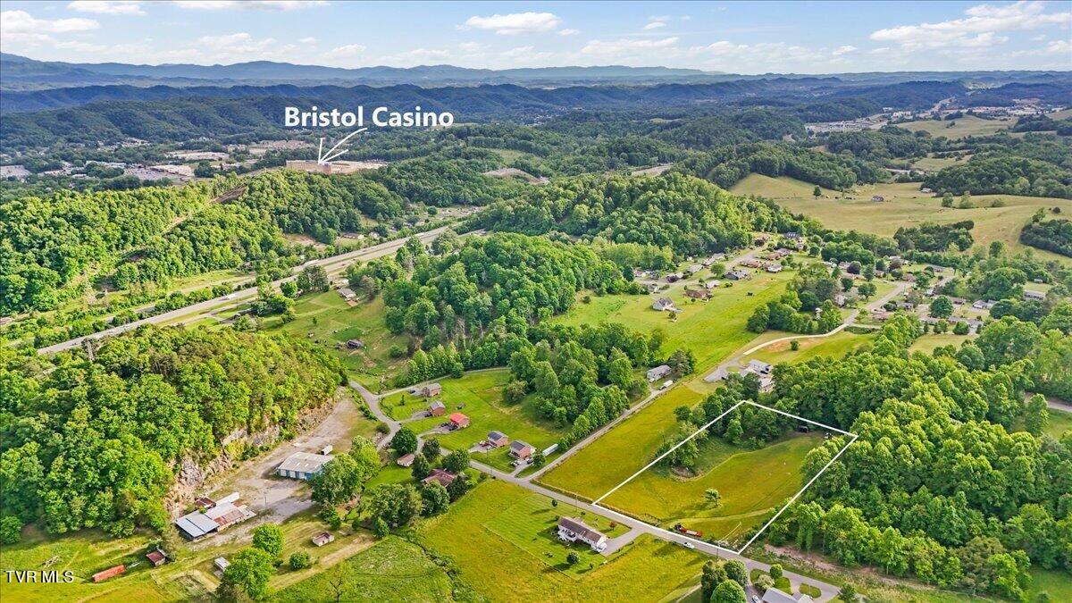 23208 Clayman Valley Road, Unit 2 Bristol, VA 24202 - Photo 15 of 20 15-DJI_20260514182009_0459_D.JPG