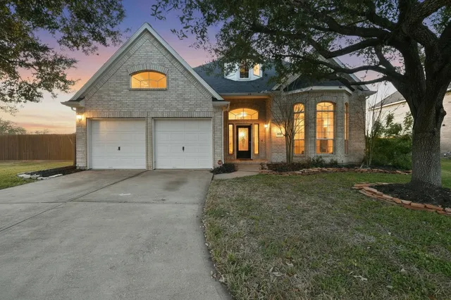 $415,000 | 3918 Austin Lake Court, Pearland, TX 77581