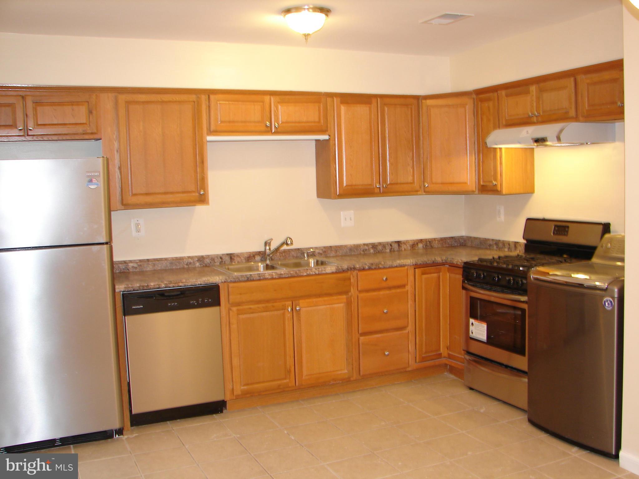 9432 Taney Road Manassas, VA 20110 - Photo 5 of 26 Kitchen