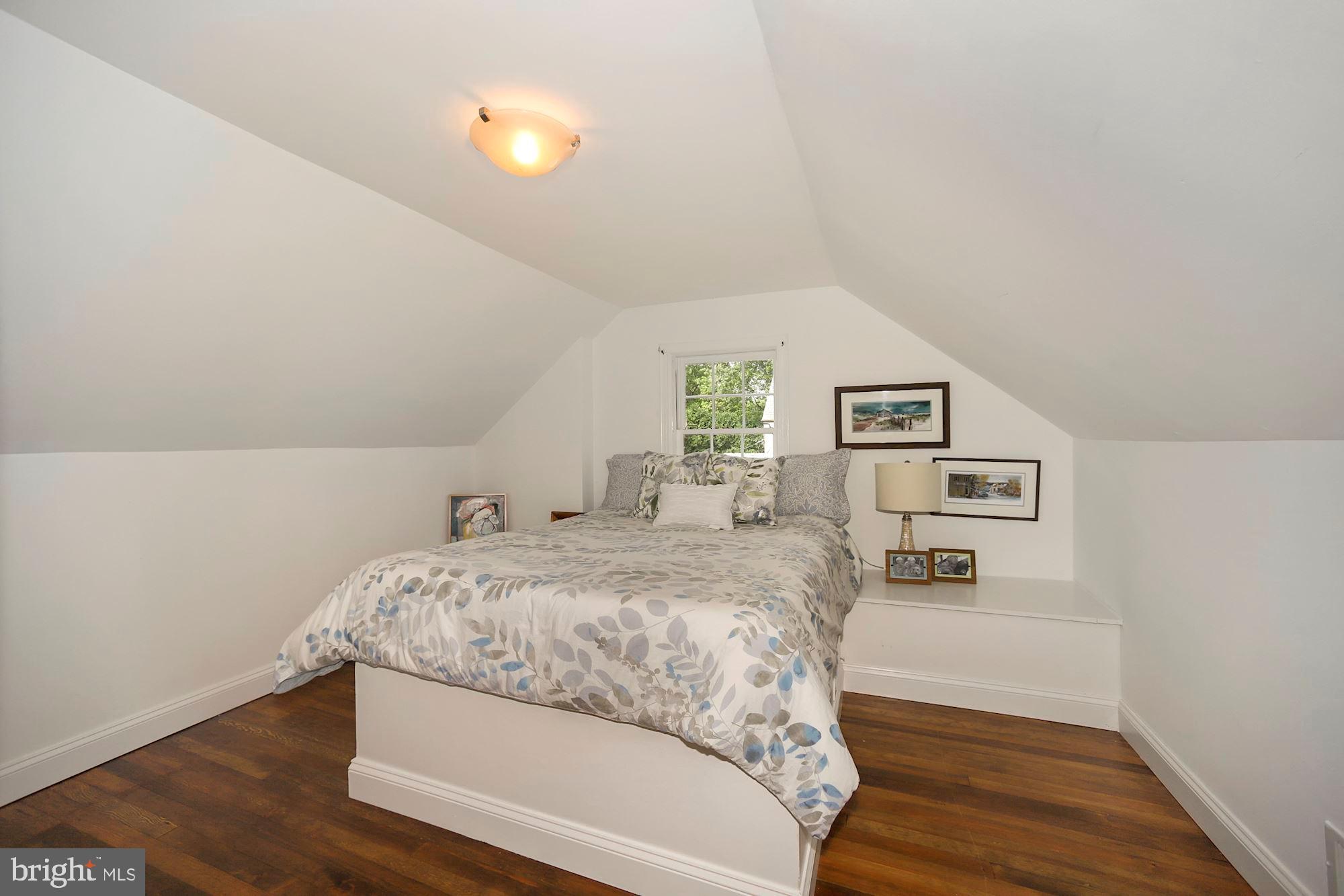 3812 Fordham Road Northwest Washington, DC 20016 - Photo 19 of 28 3rd Floor Guest Suite