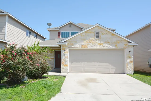 $1,950 | 3806 Flyer Vista, San Antonio, TX 78261