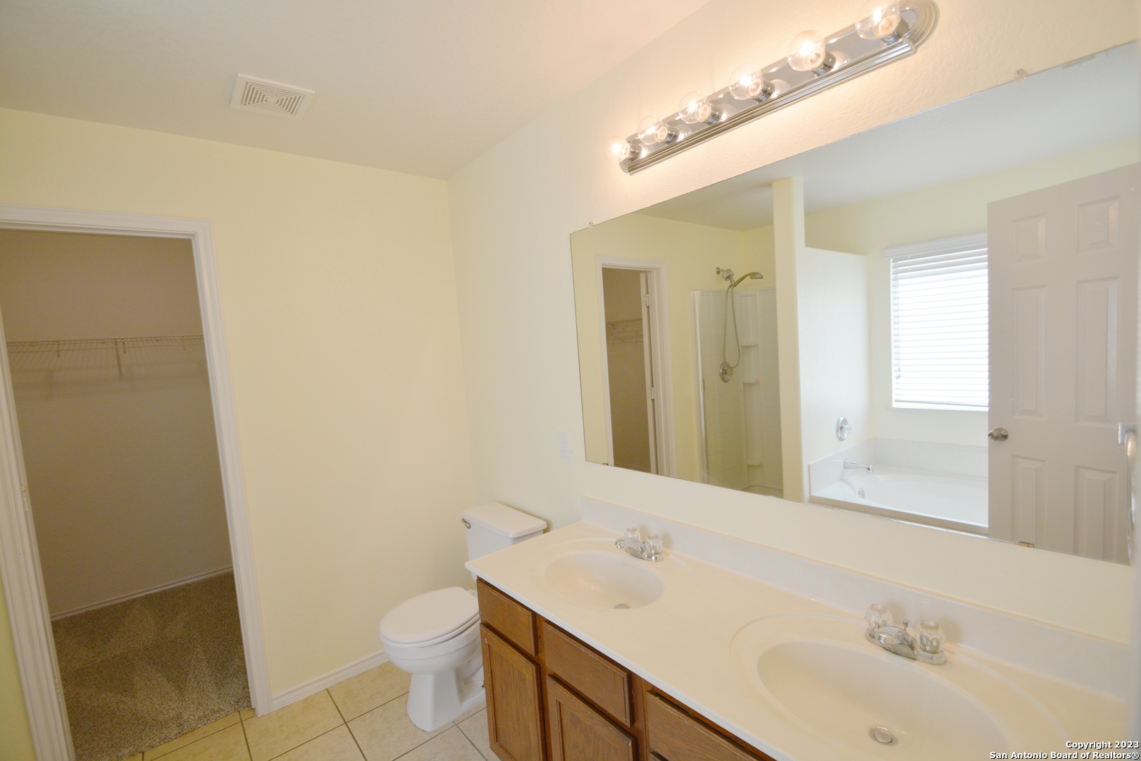 3806 Flyer Vista San Antonio, TX 78261 - Photo 11 of 17