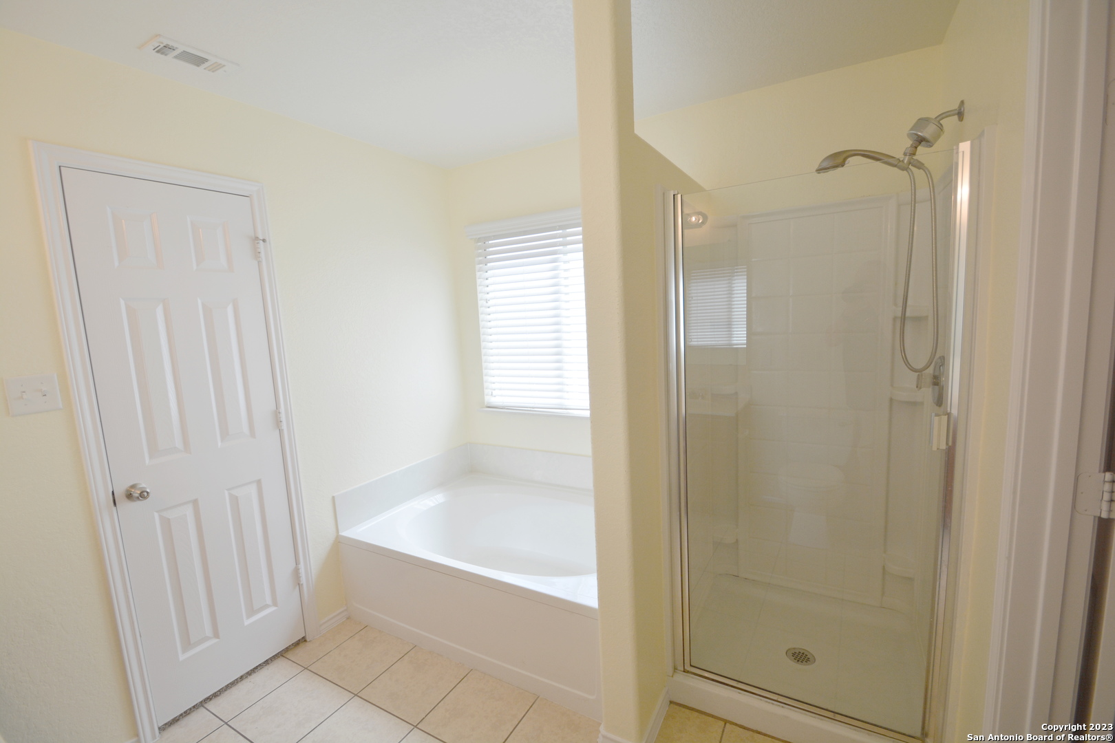 3806 Flyer Vista San Antonio, TX 78261 - Photo 12 of 17