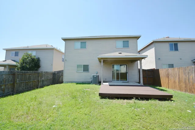 $1,950 | 3806 Flyer Vista, San Antonio, TX 78261