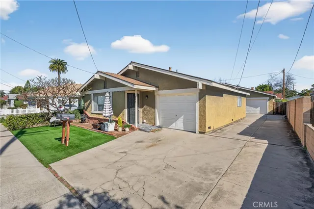$1,272,000 | 253 North Center Street, Orange, CA 92866