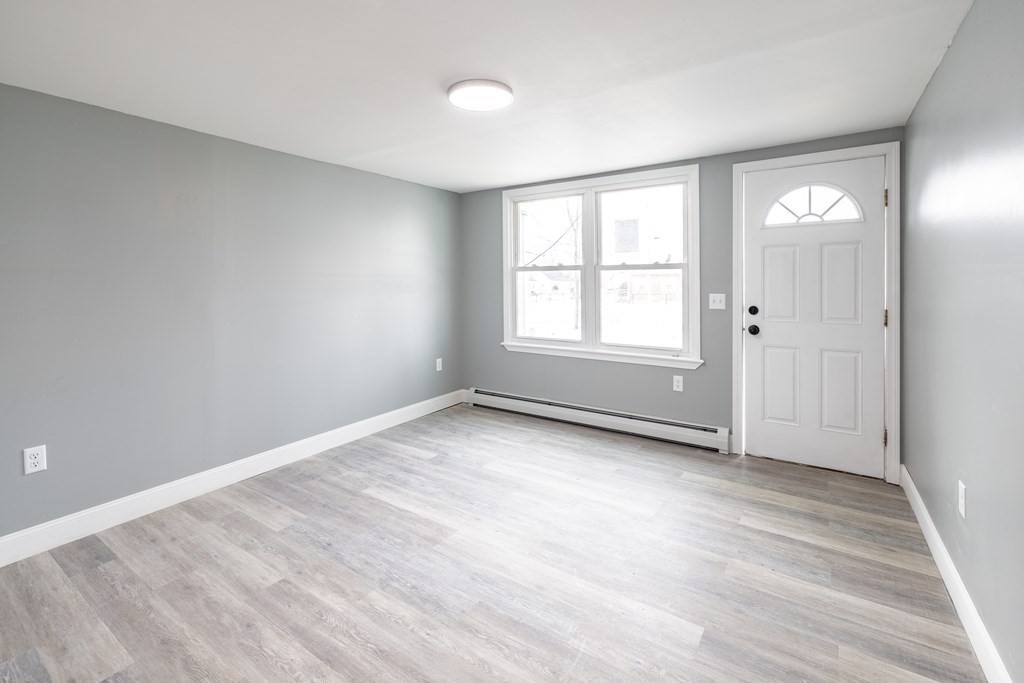 83 Brandon Avenue Springfield, MA 01119 - Photo 4 of 21