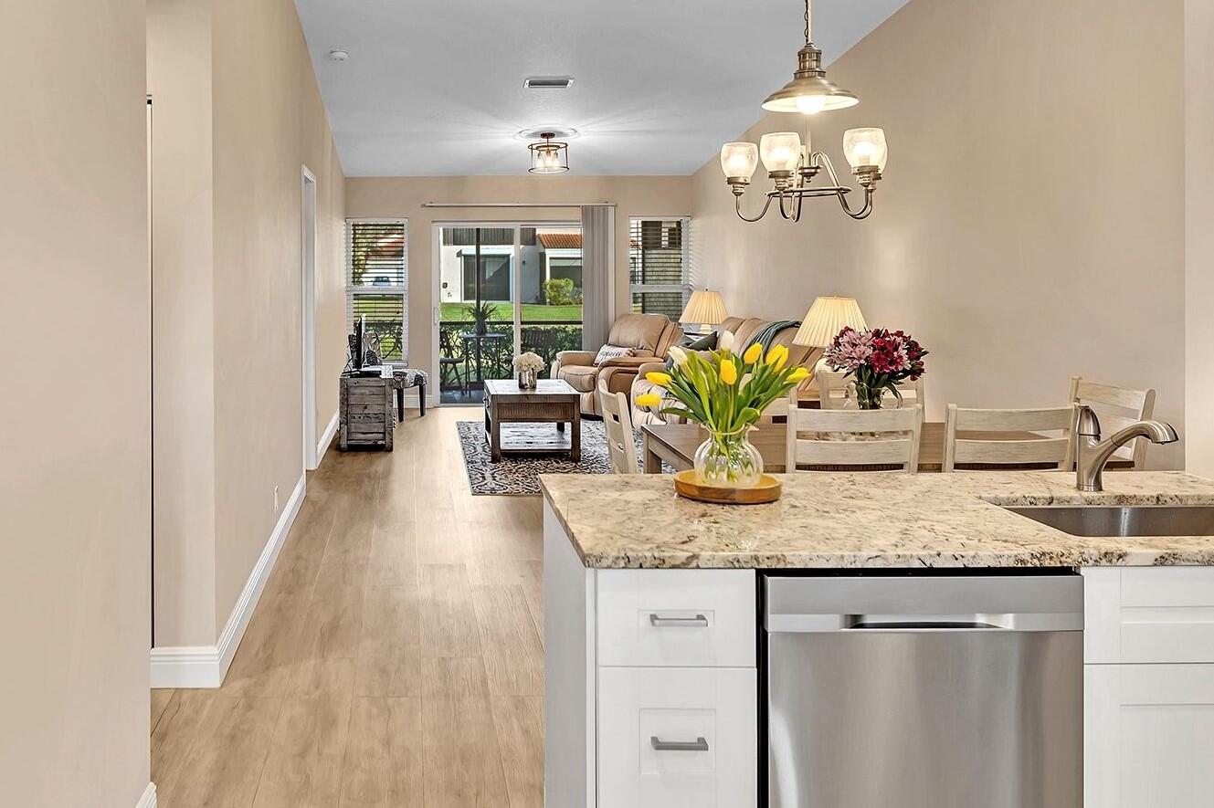 8693 Sunbird Place Boca Raton, FL 33496 - Photo 5 of 37 Open Living