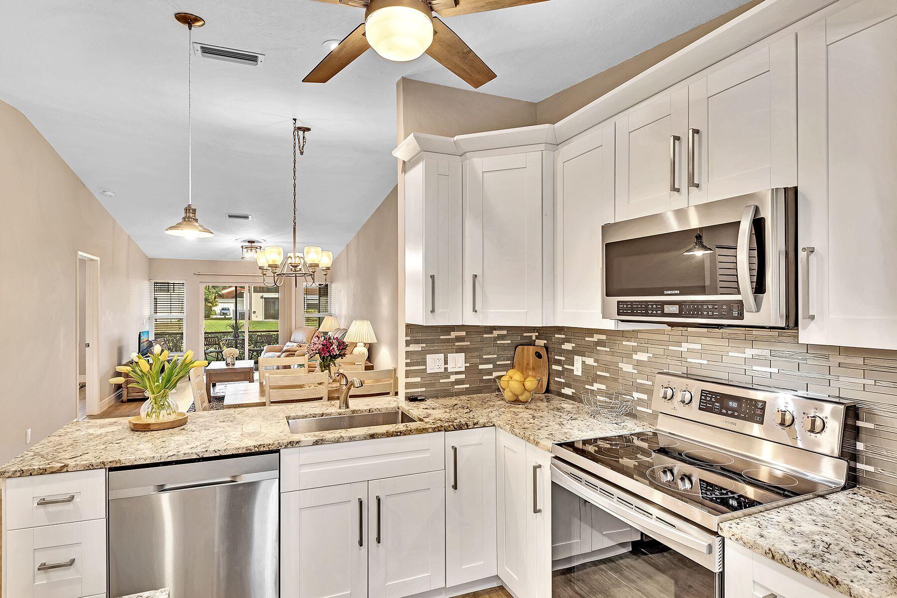 8693 Sunbird Place Boca Raton, FL 33496 - Photo 8 of 37 Granite Countertops