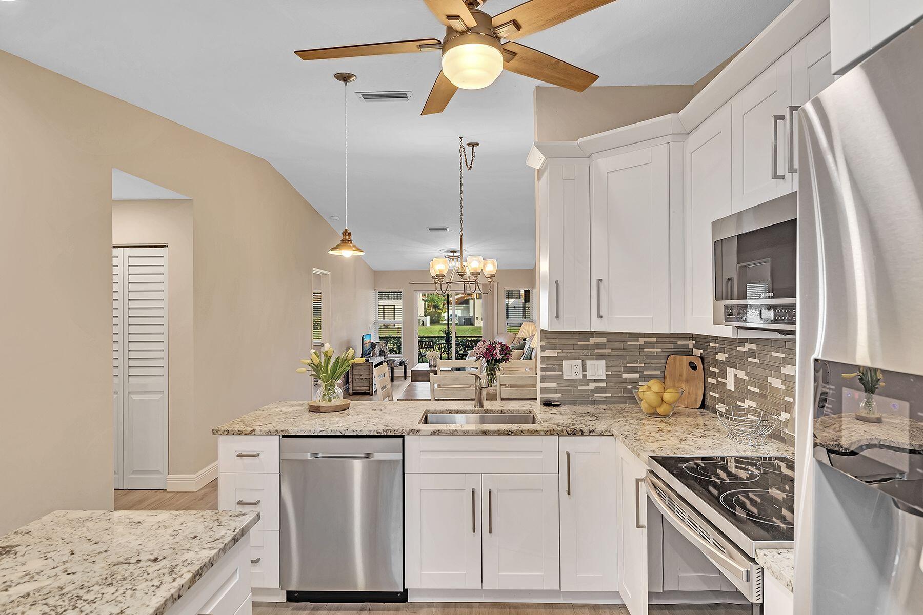 8693 Sunbird Place Boca Raton, FL 33496 - Photo 10 of 37 Light and Bright
