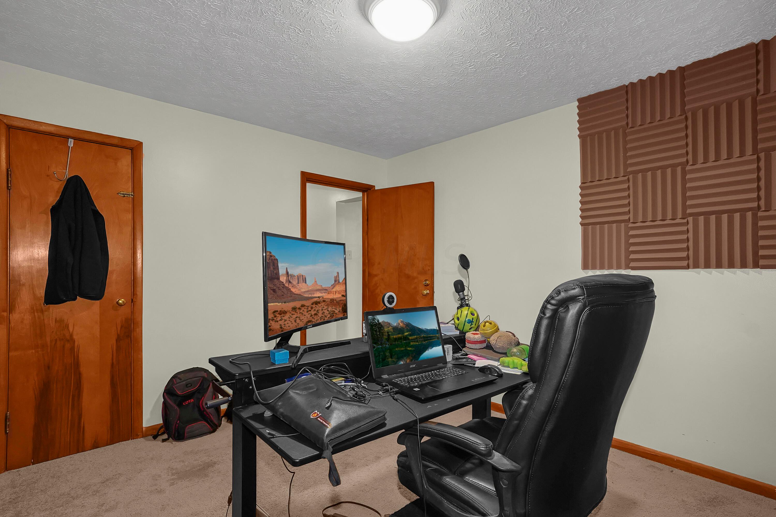 2909 Clime Road Columbus, OH 43223 - Photo 21 of 41 Bedroom 1
