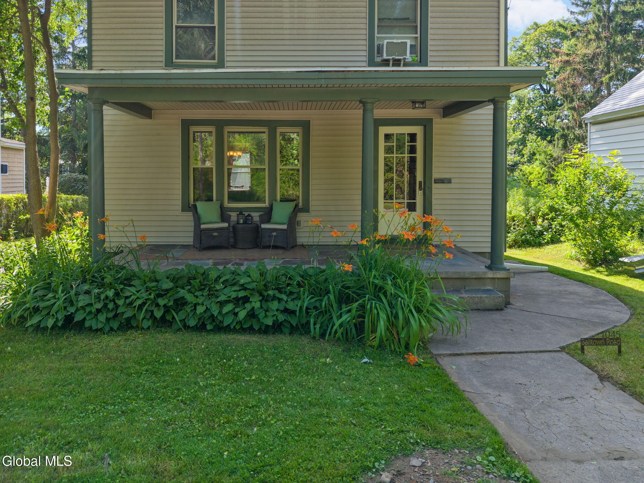 1045 Balltown Road Niskayuna, NY 12309 - Photo 4 of 63 55-1045BalltownRd55
