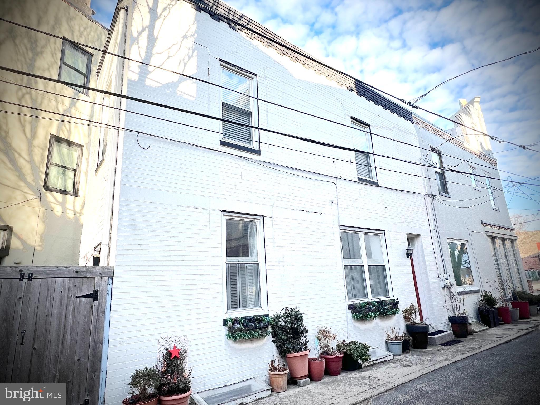 512 Fitzwater Street
