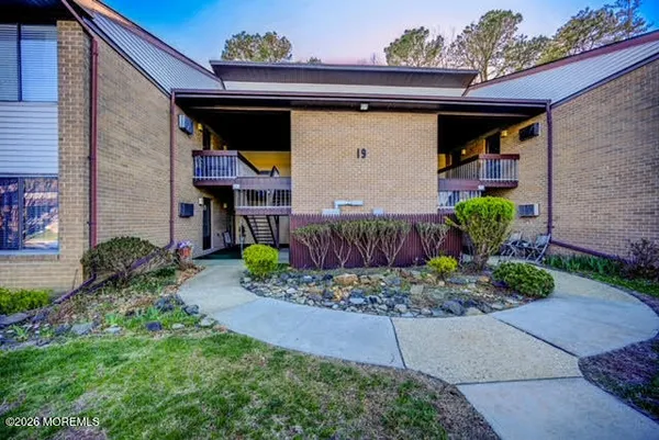$319,900 | 19 Pine Cluster Circle, Unit A, Manalapan, NJ 07726