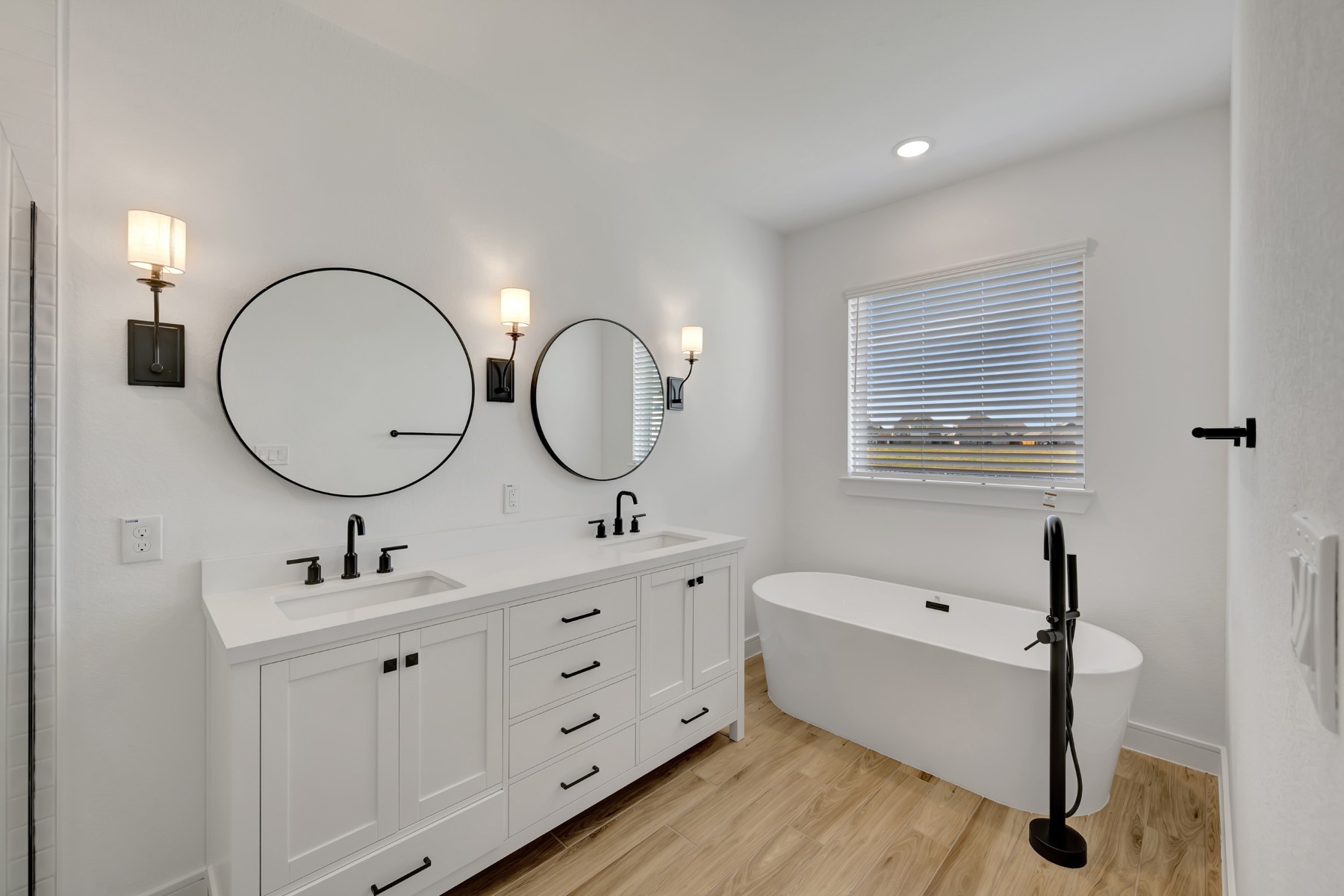 2523 Good Morrow Drive Rosenberg, TX 77471 - Photo 16 of 50 Serene primary suite