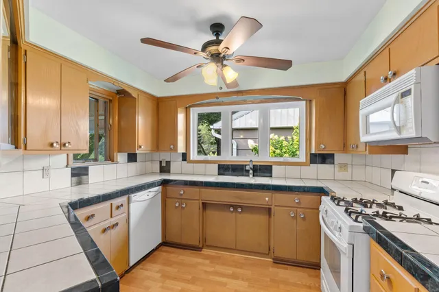 $590,000 | 3337 Decatur Lane, St. Louis Park, MN 55426