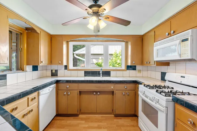 $590,000 | 3337 Decatur Lane, St. Louis Park, MN 55426