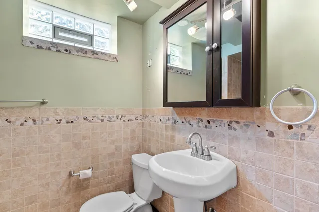 $590,000 | 3337 Decatur Lane, St. Louis Park, MN 55426