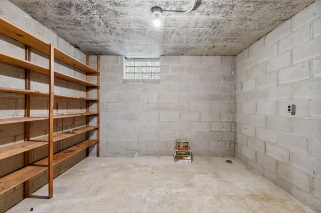 $590,000 | 3337 Decatur Lane, St. Louis Park, MN 55426