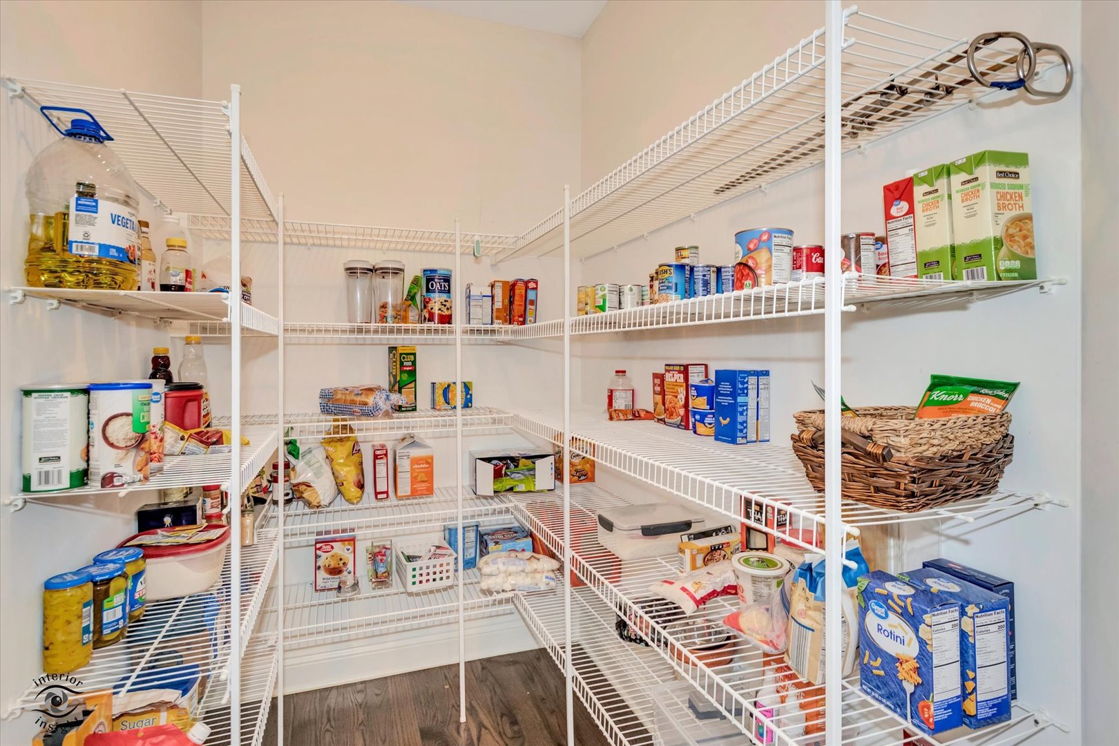 1973 Edgeview Drive New Lenox, IL 60451 - Photo 17 of 39 a room with toys and a book shelf