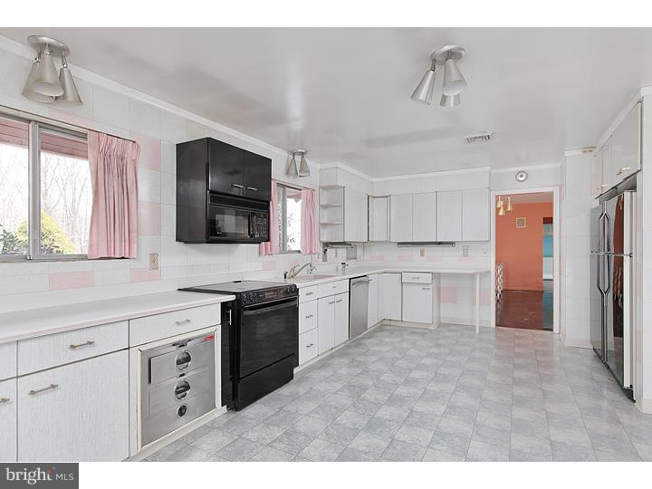 199 Timberman Road Alloway, NJ 08098 - Photo 4 of 25 Kitchen