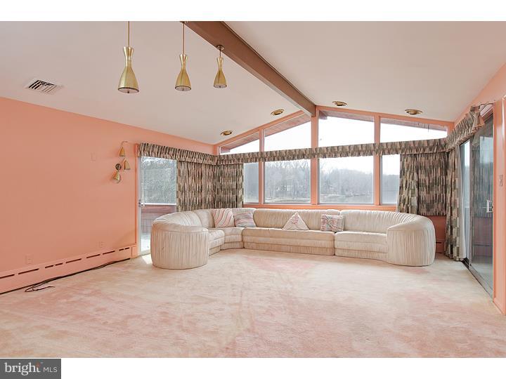 199 Timberman Road Alloway, NJ 08098 - Photo 5 of 25 Living Room