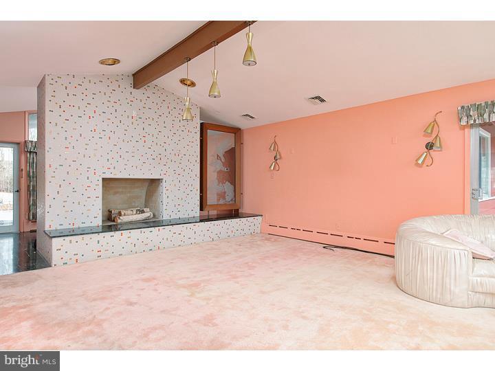 199 Timberman Road Alloway, NJ 08098 - Photo 6 of 25 Living Room