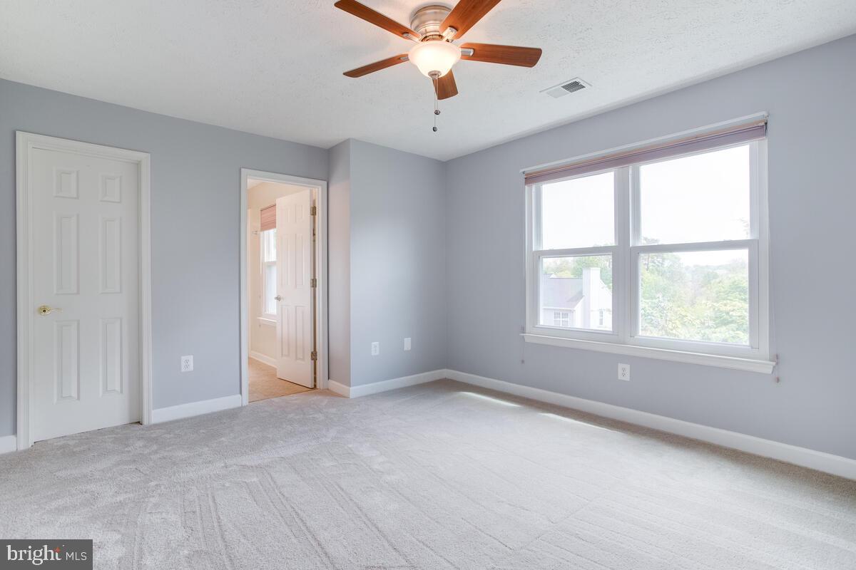 6402 Hanover Crossing Way Hanover, MD 21076 - Photo 23 of 49 Owners Suite w/ En Suite Bath