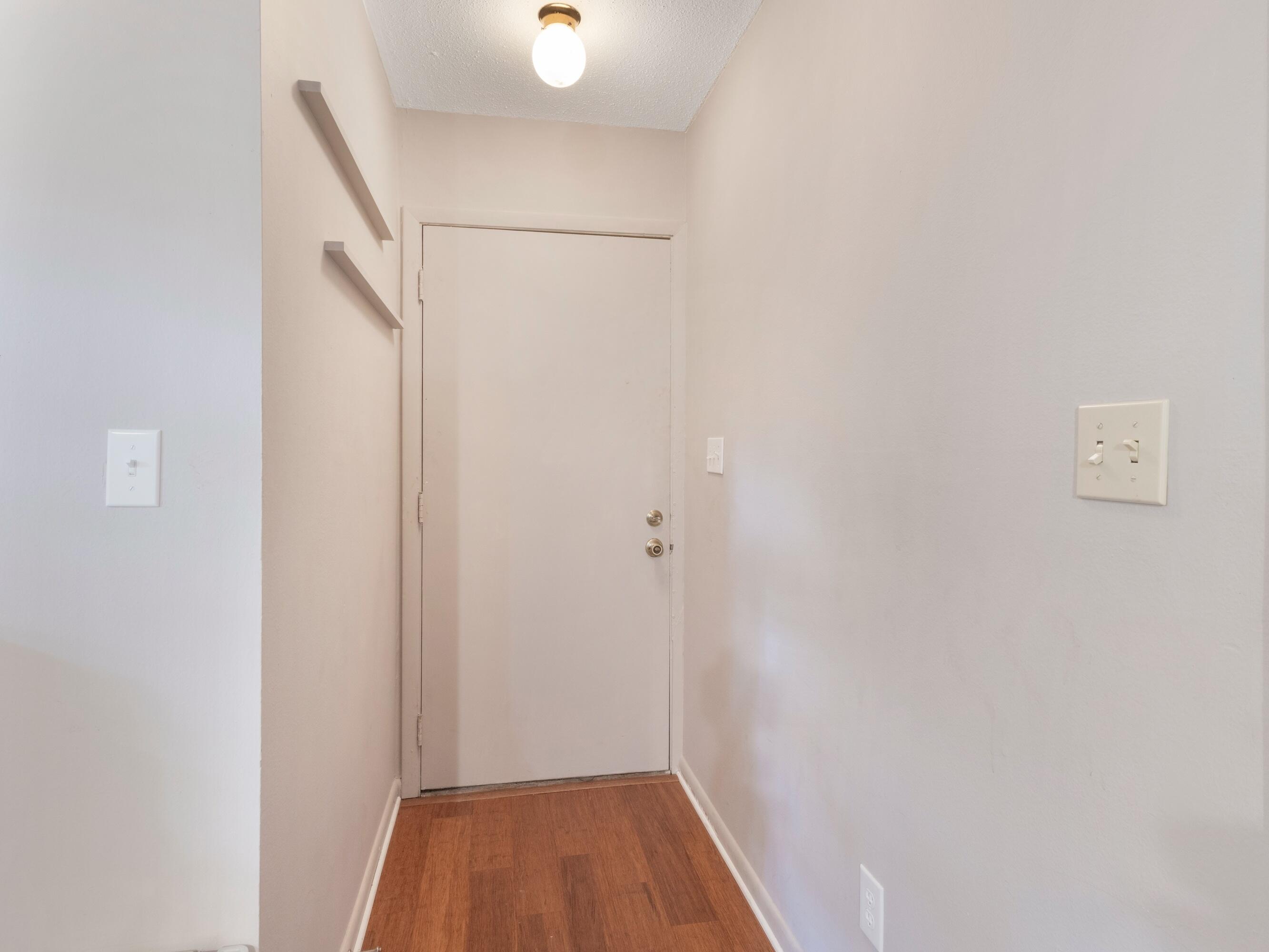 141 Fernery Road, Unit H3 Lakeland, FL 33809 - Photo 3 of 27 Foyer