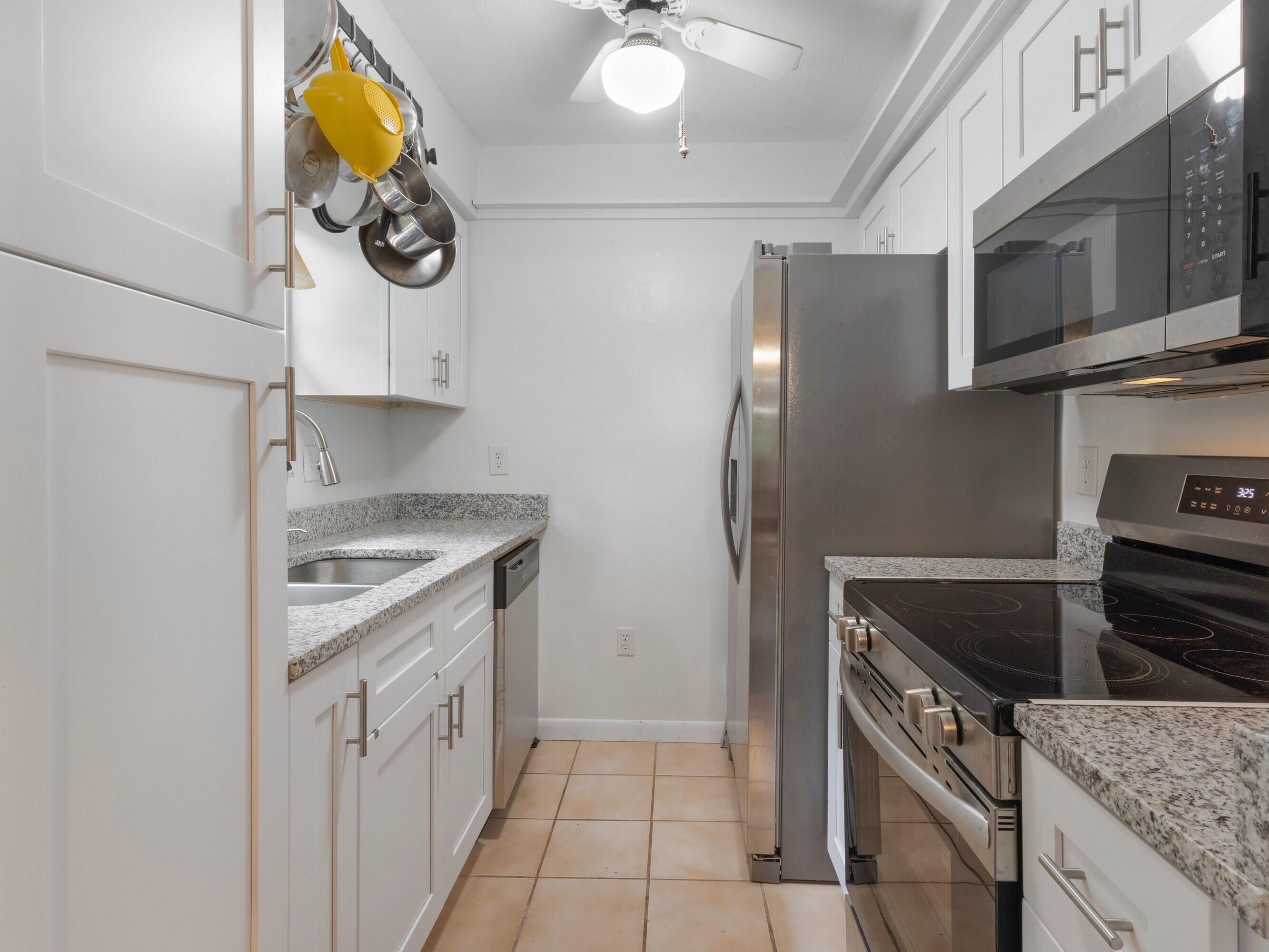 141 Fernery Road, Unit H3 Lakeland, FL 33809 - Photo 4 of 27 Kitchen
