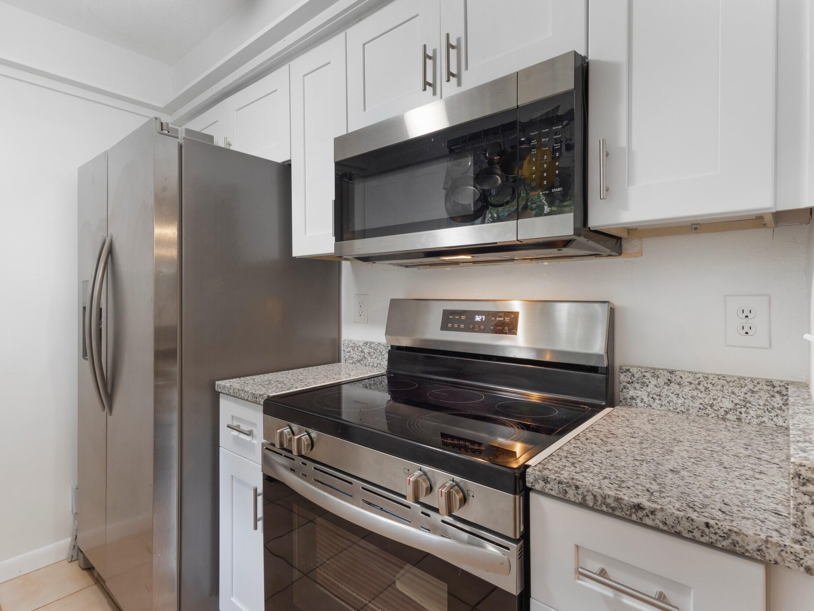141 Fernery Road, Unit H3 Lakeland, FL 33809 - Photo 5 of 27 Kitchen