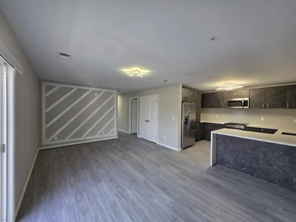 $1,395 | 543 Peachers Mill Road, Unit 214, Clarksville, TN 37042