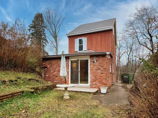 $200,000 | 229 Copperfield Avenue, Pittsburgh, PA 15210